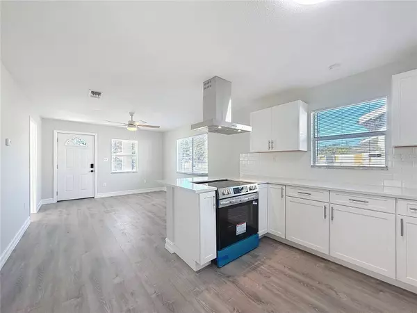 2408 E MAGNOLIA ST, Lakeland, FL 33801