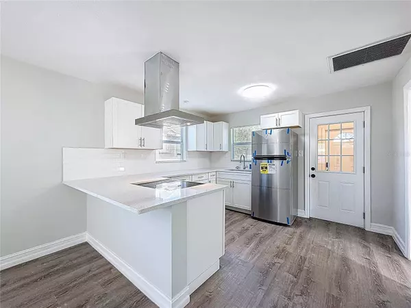 2408 E MAGNOLIA ST, Lakeland, FL 33801