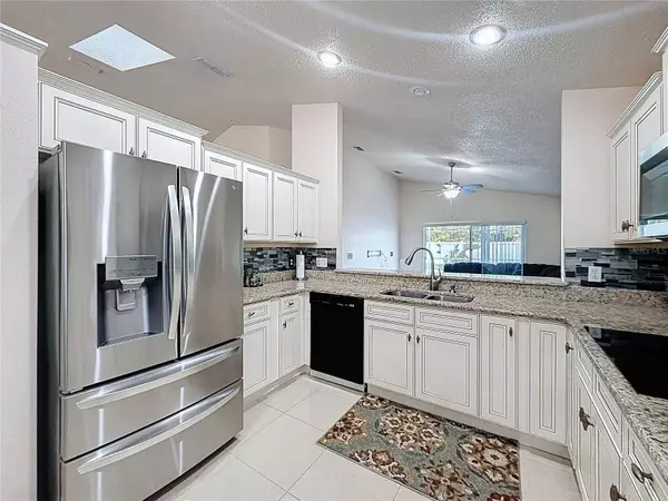 638 LOCKBREEZE DR, Davenport, FL 33897