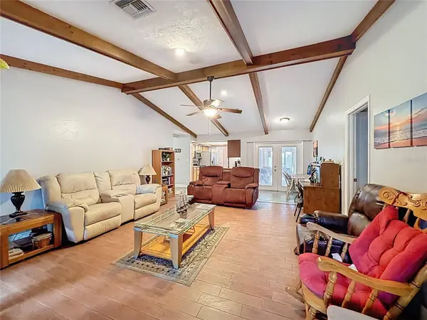 209 FIRST ST, Tavares, FL 32778