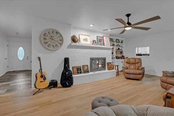 8 E Carriage RD, Sapulpa, OK 74066