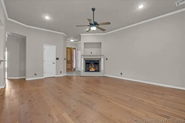 1240 W Keeling AVE, Sapulpa, OK 74066