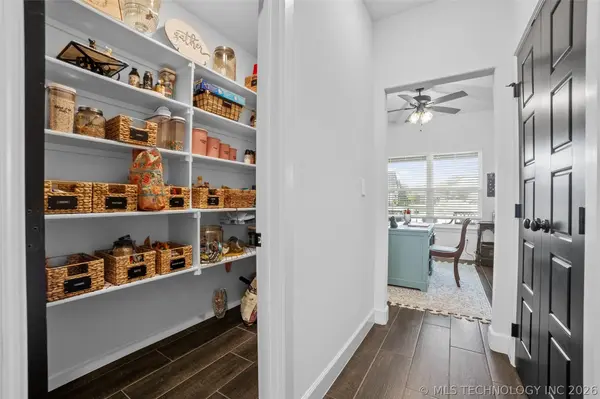 3035 N Dogwood DR, Catoosa, OK 74015