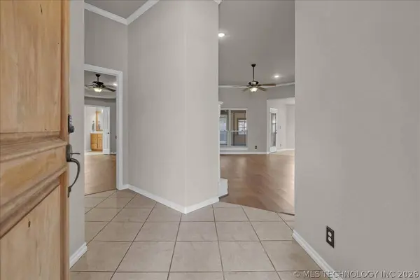 1240 W Keeling AVE, Sapulpa, OK 74066