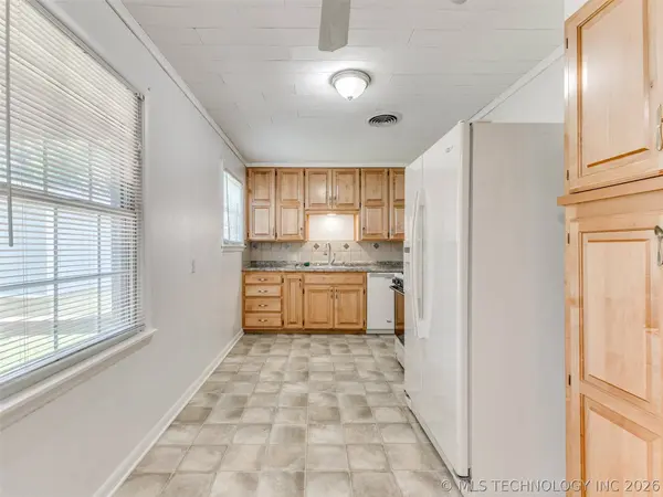 2425 W 49th ST, Tulsa, OK 74107