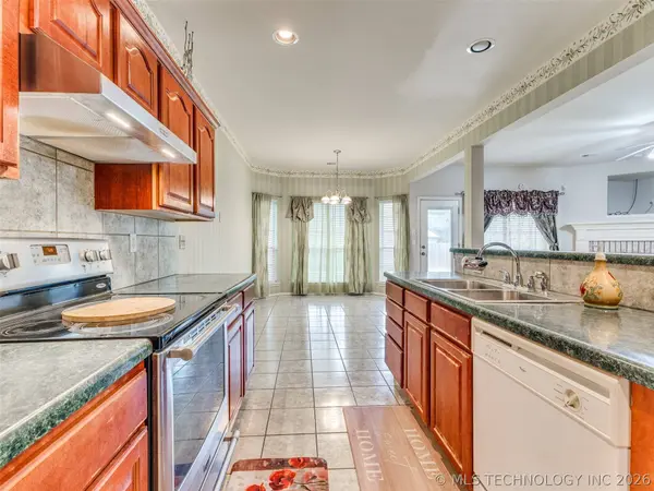 3006 W G ST, Jenks, OK 74037