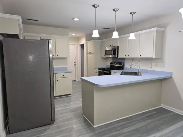 2779 Shadow Ln, North Charleston, SC 29406