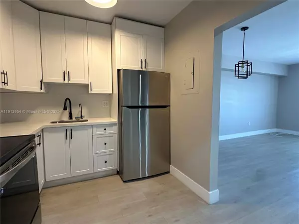 5731 NW 37th St #500-F, Virginia Gardens, FL 33166