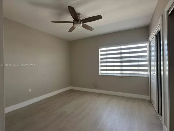 5731 NW 37th St #500-F, Virginia Gardens, FL 33166