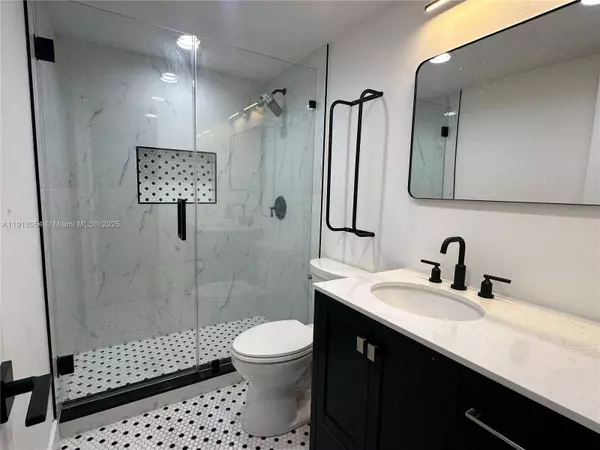 5731 NW 37th St #500-F, Virginia Gardens, FL 33166