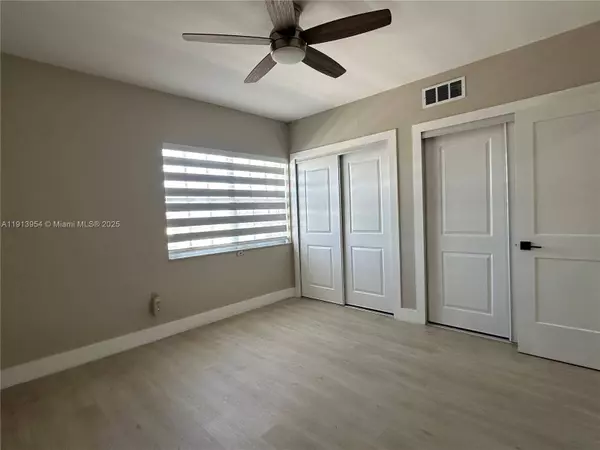 5731 NW 37th St #500-F, Virginia Gardens, FL 33166