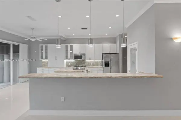 16640 NW 86th Ct, Miami Lakes, FL 33016