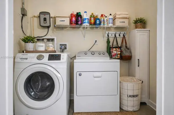 2113 NW 93rd St, Miami, FL 33147