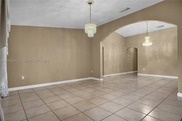 901 NW 128th Pl, Miami, FL 33182