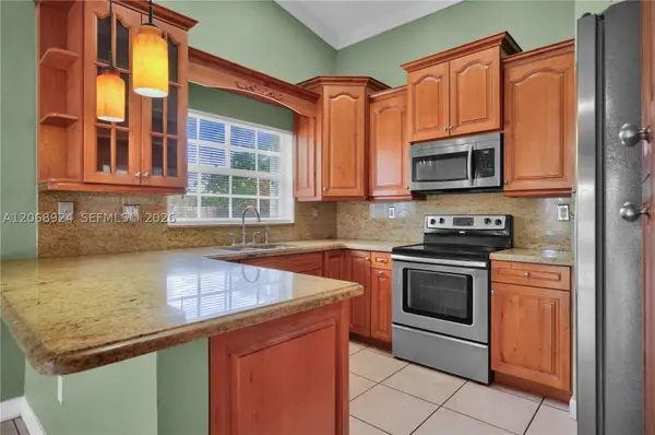 901 NW 128th Pl, Miami, FL 33182