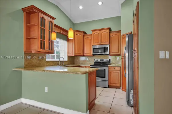 901 NW 128th Pl, Miami, FL 33182