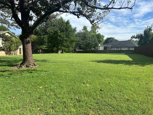 337 Circleview Drive N, Hurst, TX 76054