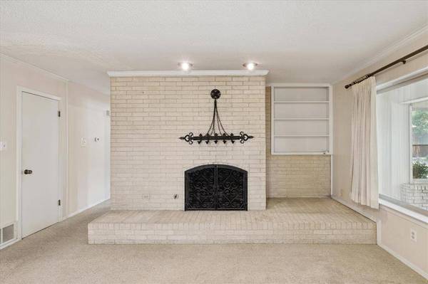 1720 Westridge Drive, Hurst, TX 76054