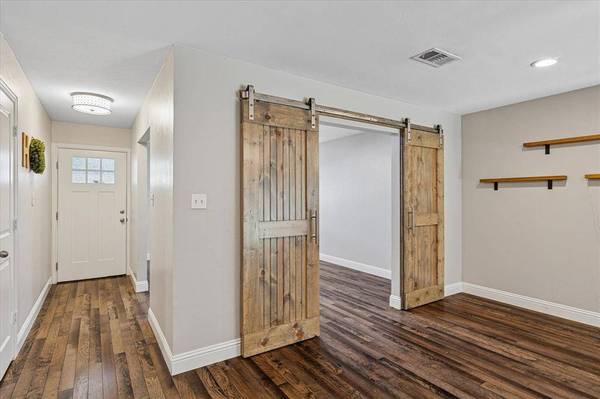 4632 Ivanhoe Drive, Fort Worth, TX 76132