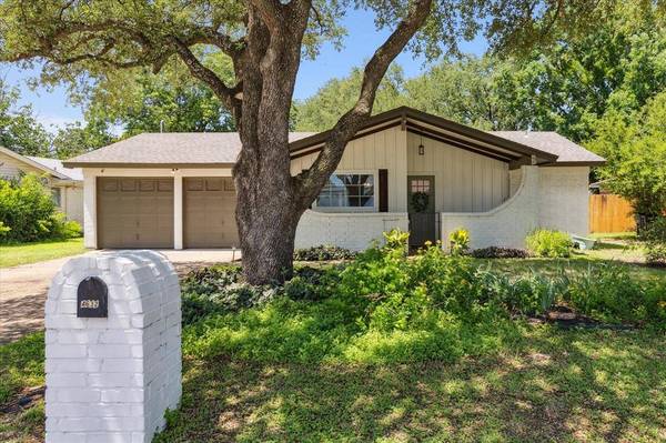 4632 Ivanhoe Drive, Fort Worth, TX 76132
