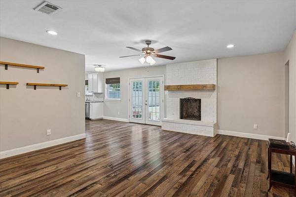 4632 Ivanhoe Drive, Fort Worth, TX 76132