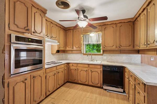 93 Regents Park, Bedford, TX 76022