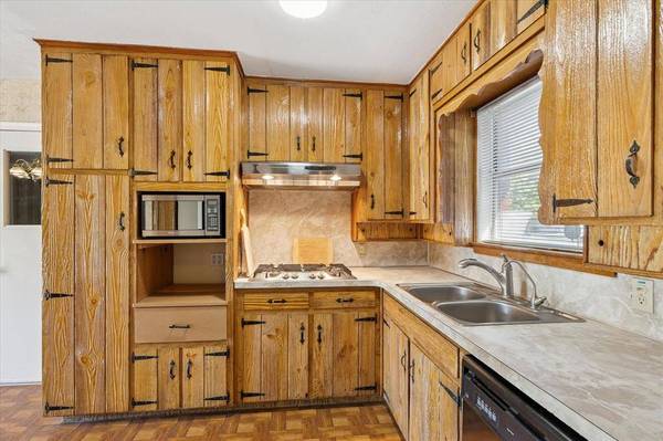 1353 Harrison Lane, Hurst, TX 76053