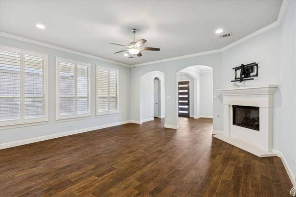 6928 Heather Lane, North Richland Hills, TX 76182