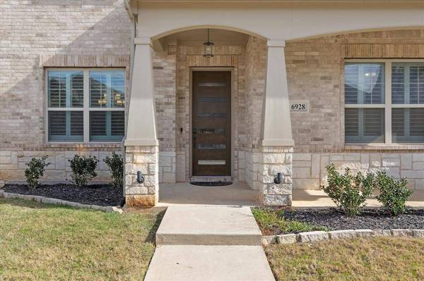 6928 Heather Lane, North Richland Hills, TX 76182