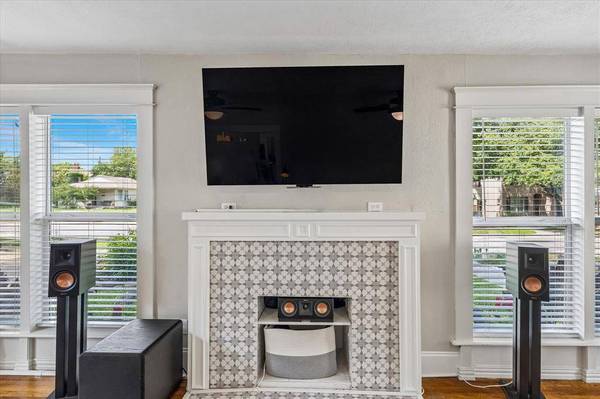 3821 W 5th Street, Fort Worth, TX 76107