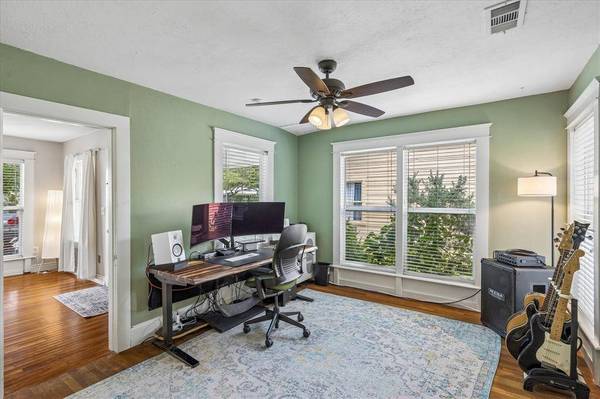 3821 W 5th Street, Fort Worth, TX 76107