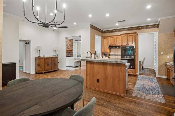 2701 Hidden Lake Drive, Grapevine, TX 76051
