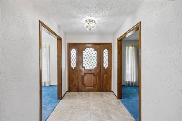 66 Lincolnshire Circle, Bedford, TX 76021