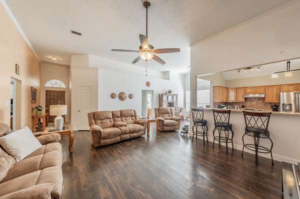 1215 Rivercrest Dr, Mesquite, TX 75181-1077