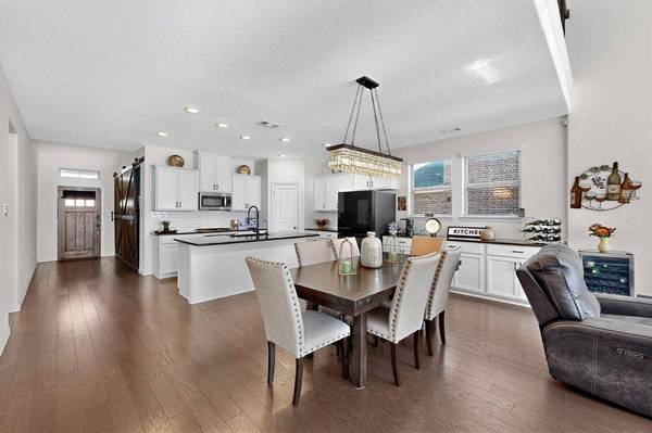 2918 Grand Lookout Lane, Arlington, TX 76001