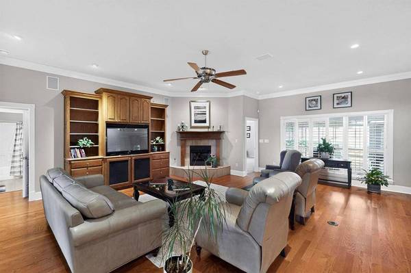 1115 Cresthaven Drive #13, Cedar Hill, TX 75104