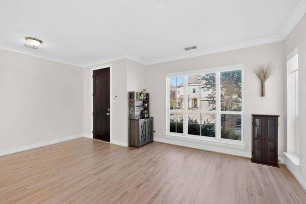 312 Chandan Way, Irving, TX 75063