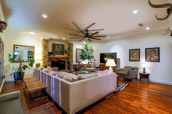 7728 Bantry Lane, Dallas, TX 75248