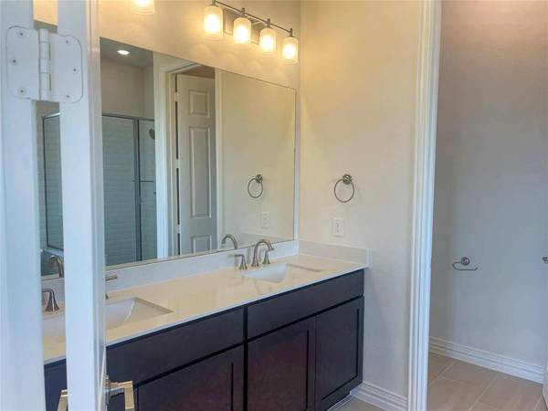 221 Marie Lane, Waxahachie, TX 75167