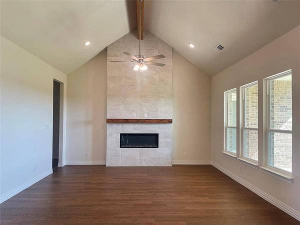 221 Marie Lane, Waxahachie, TX 75167