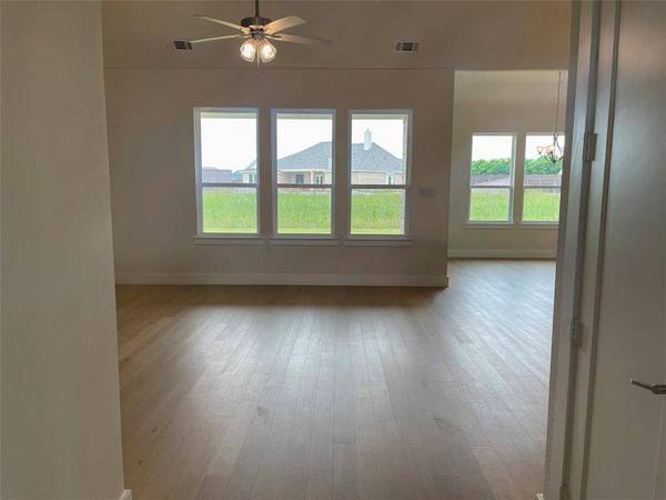 112 Aiden Drive, Waxahachie, TX 75165