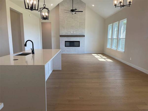 211 Marie Lane, Waxahachie, TX 75167