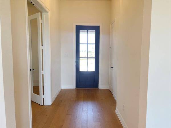 211 Marie Lane, Waxahachie, TX 75167