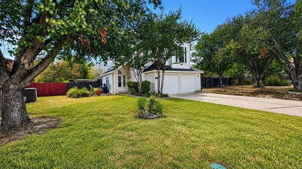 2355 Woodvine Court, Grand Prairie, TX 75052