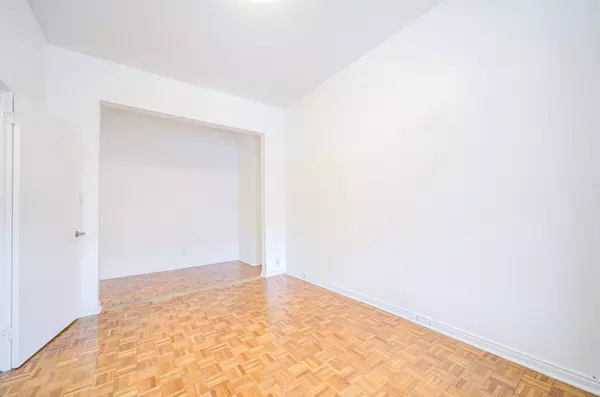 247 Palmerston AVE, Toronto C01, ON M6J 2J3