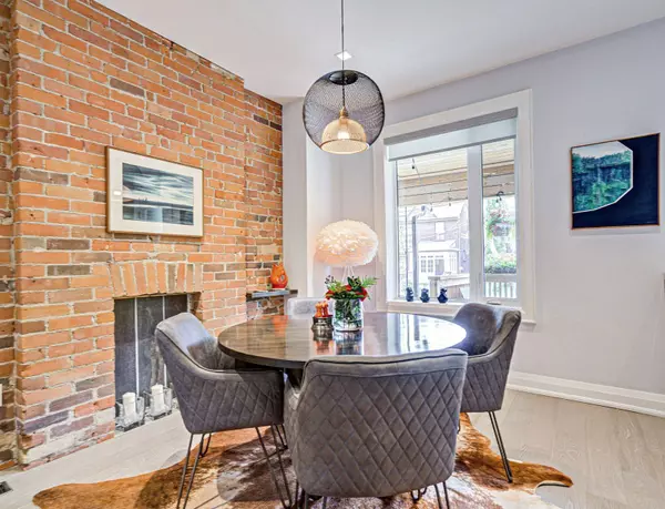 461 Grace ST, Toronto C01, ON M6G 3A8