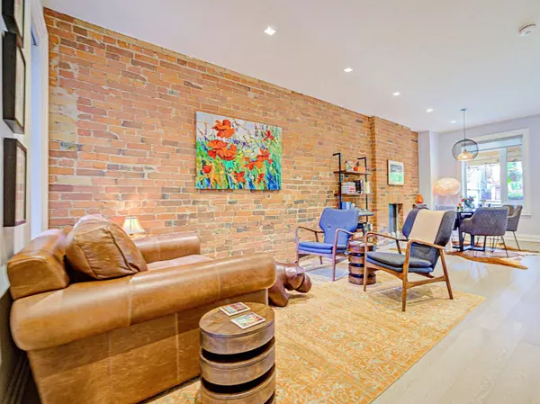 461 Grace ST, Toronto C01, ON M6G 3A8