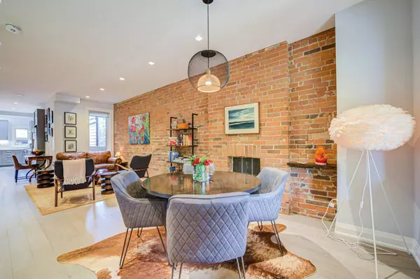 461 Grace ST, Toronto C01, ON M6G 3A8