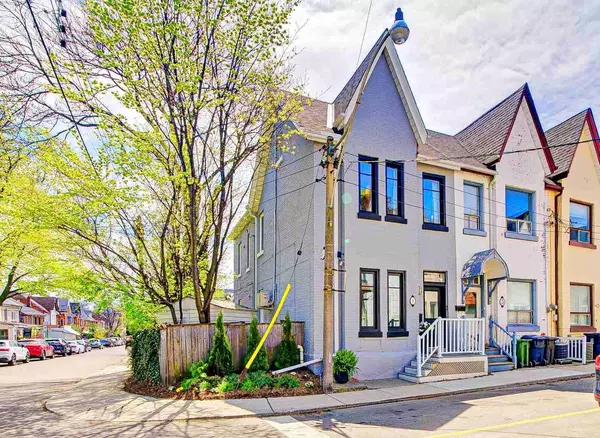 1 Andrews AVE, Toronto C01, ON M6J 1S2