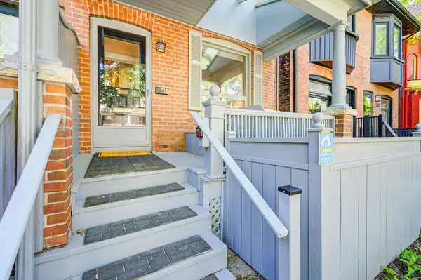 784 Markham ST, Toronto C02, ON M6G 2M5